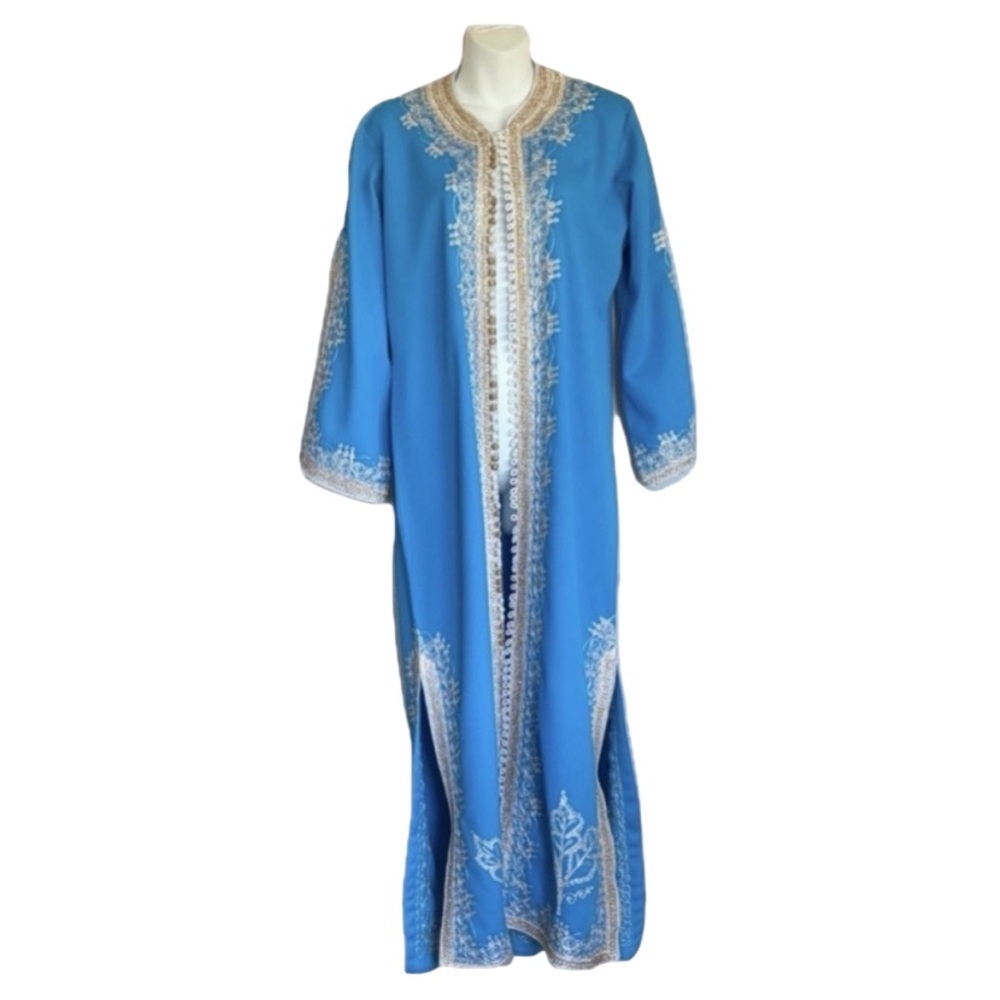 Elegant turquoise Kaftan/robe, Women M, elaborate gold/white embroidery. VTG EUC